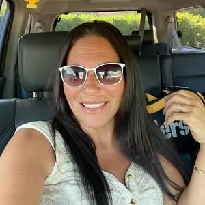 Meet your Posher, Joelle